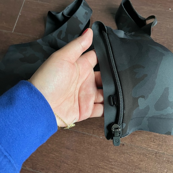 Lululemon Enlite Front zip sports bra size 32D - Picture 4 of 7